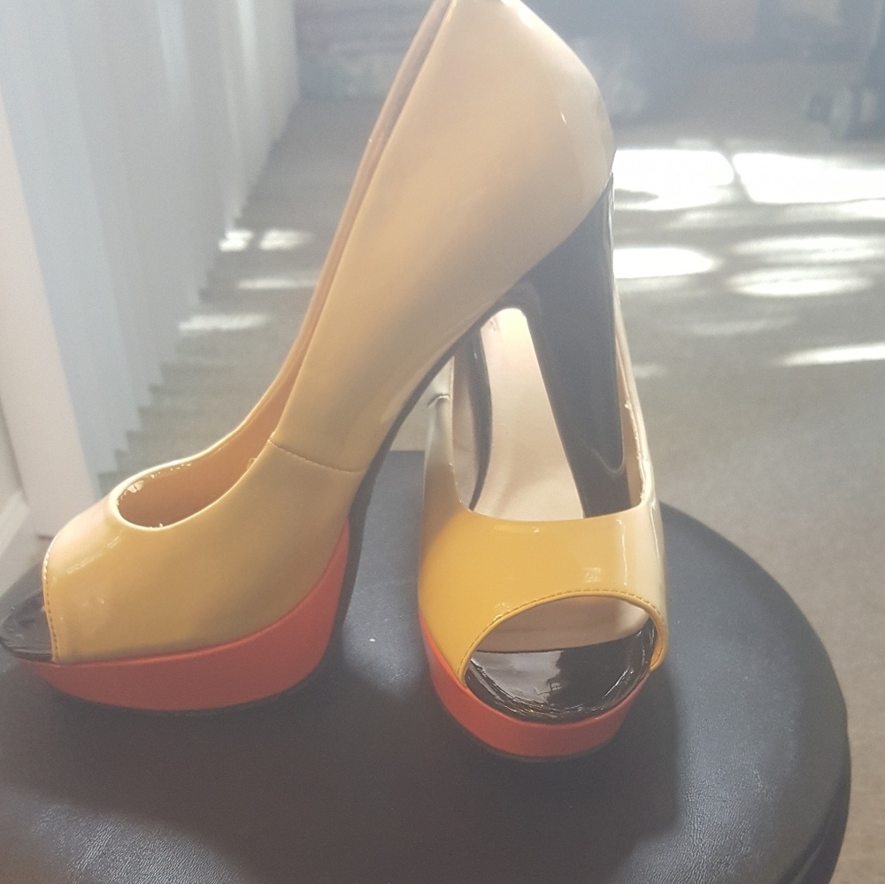 Shoe